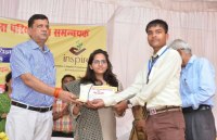 School student present scientific model in inspire Award Exhibition