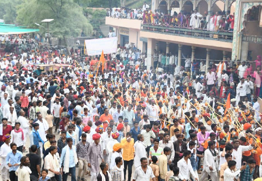 kaavad yaatra mein utsaah, umang va shraddha ka sangam