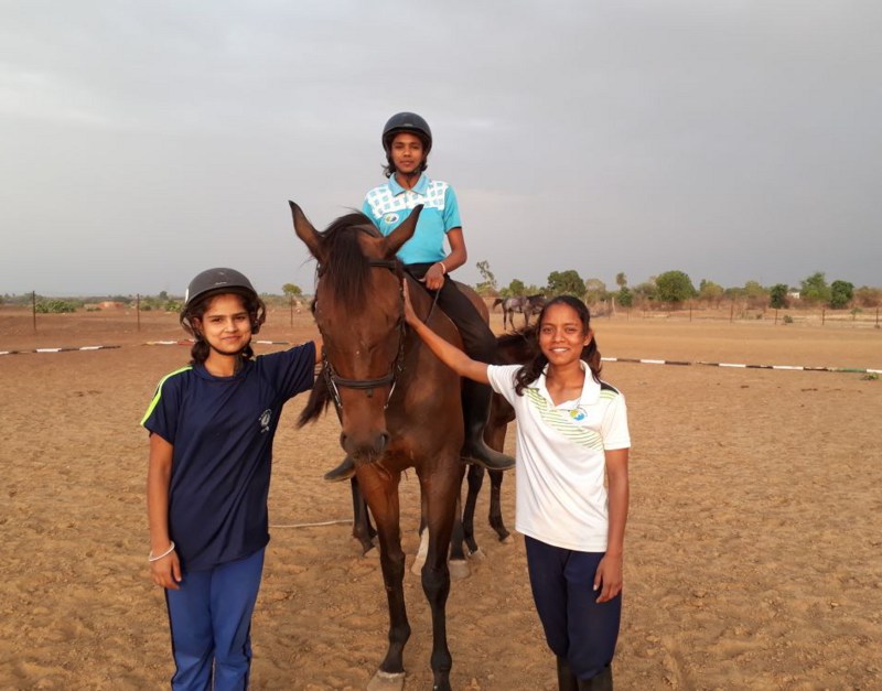 Choosing daughters in Horse Riding Academy