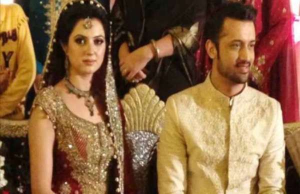 pakistani singer Atif Aslam wife Sara Bharwana most beautiful