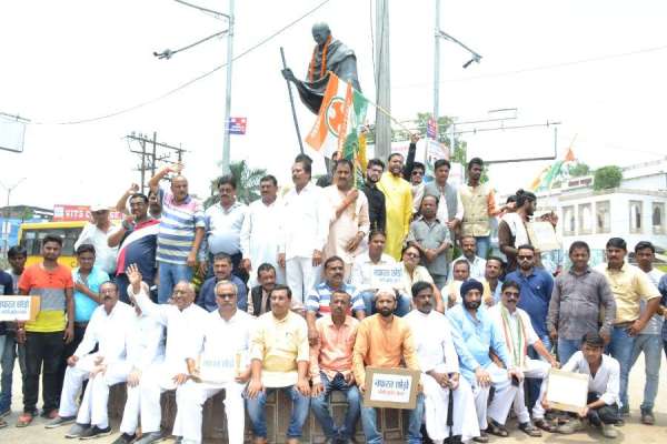 यूथ कांग्रेस ने निकाली सद्भावना रैली, एकता का दिया संदेश, देखें फोटो में