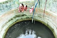 नदी पहले से ही प्रदूषित, अब कुओं तक पहुंचा रासायनिक पानी, ....
