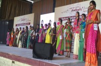 Students on the National Handloom Day