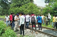 ट्रैक पर एक युवक ने खुदकुशी कर ली