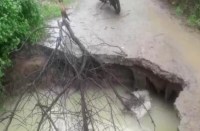 लोगों की शिकायतों पर भी अधिकारियों का ध्यान नहीं