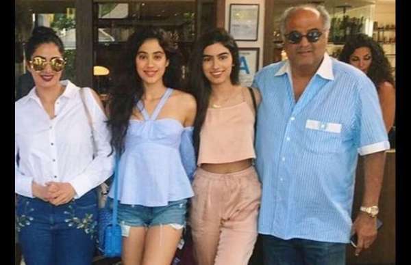 Boni kapoor and daughters