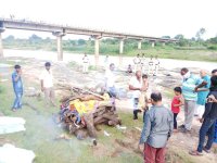 3-year-old son together Mukhagni by the two mothers