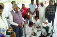 कार्यकर्ताओं ने अपने क्षेत्र में काम नहीं होने की शिकायत की