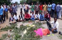 स्थानीय जनप्रतिनिधि भी मौके पर पहुंचे