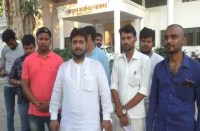 पुस्तक खरीद घोटालें की जांच के लिए आयुक्त से मिले भाजपाई
