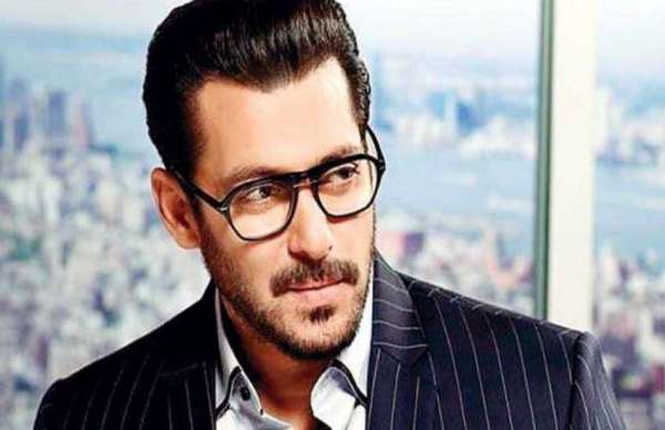 bharat salman khan get angry when reporter ask about priyanka chopra