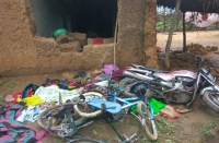 जाते-जाते साइकिल व बाइक को भी कर दिया क्षतिग्रस्त, रातभर दहशत में रहे ग्रामीण