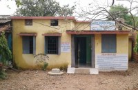 हॉस्पिटल दम तोड़ते नजर आ रहे हैं