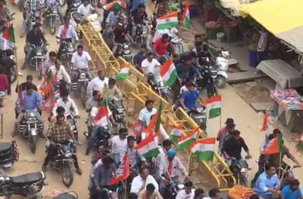 BJP workers broke traffic rules in Jaipur Tiranga rally
