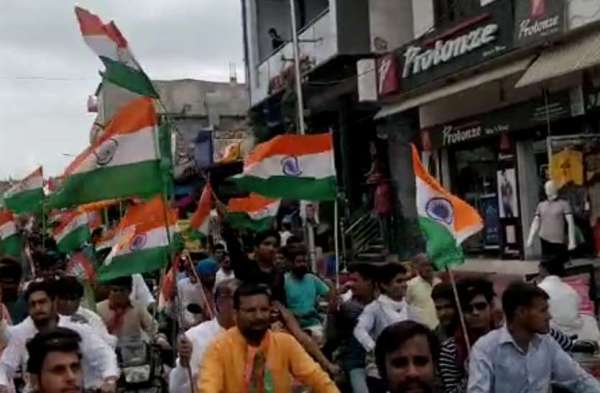BJP workers broke traffic rules in Jaipur Tiranga rally