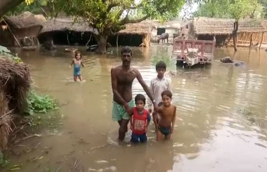 flood in village