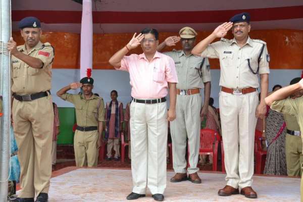 पुलिस परेड ग्राउंड में हुई फाइनल रिहर्सल, फोटो में देखिए स्वतंत्रता दिवस की तैयारी