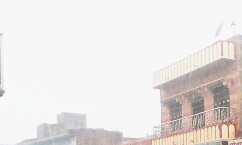 जानिए क्यों लाखों की लागत से बनी सराय ताले में पड़ी बंद?