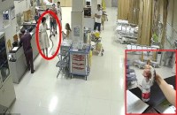 Brave woman walks into hospital emergency room grabbing snake