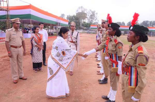 Introduction of group commander