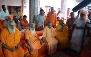 CM Yogi Adityanatha reached Ayodhya paid tribute to Paramhans