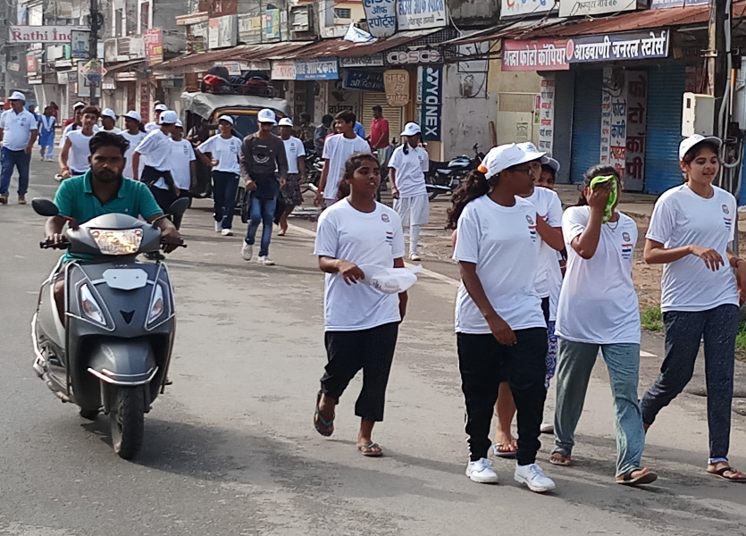 आईएएस-आईपीएस, जनप्रतिनिधि और छात्र-छात्राओं ने लगाई स्वतंत्रता सद्भावना दौड़