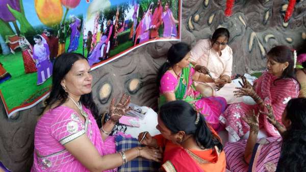 beautiful pics of sawan mahotsav