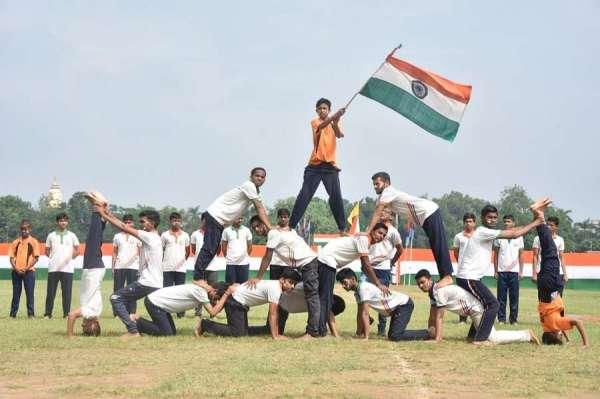 स्वतंत्रता दिवस पर फहरा तिरंगा, निकली प्रभात फेरी, चारों तरफ उल्लास