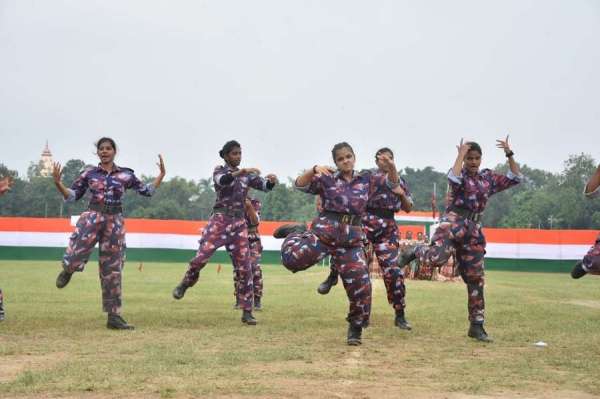 स्वतंत्रता दिवस पर फहरा तिरंगा, निकली प्रभात फेरी, चारों तरफ उल्लास