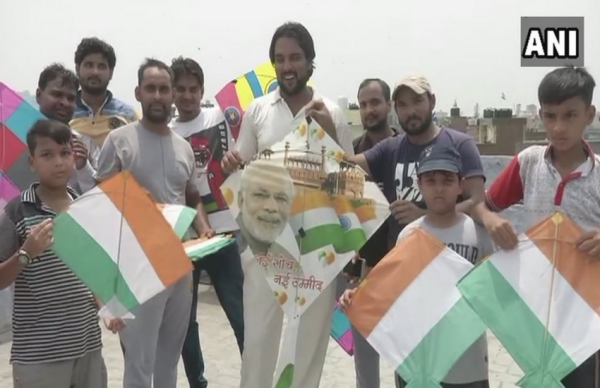 दिल्ली: स्वतंत्रता दिवस के दिन लोगों ने जमकर की पतंगबाजी