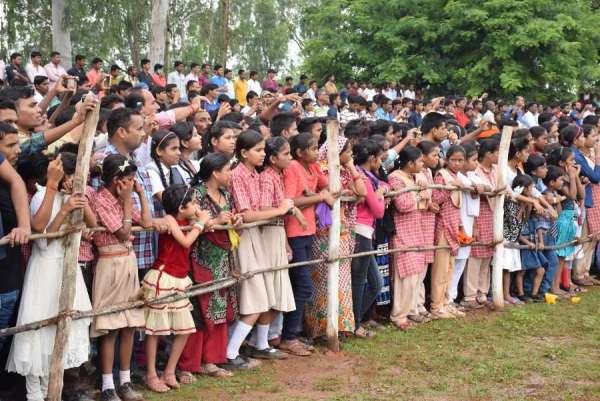 रिमझिम बारिश के बीच हुई मुख्य परेड, देखें स्वतंत्रता दिवस का उल्लास