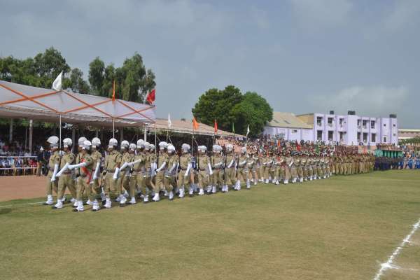 beautiful pics of march past in patel stadium