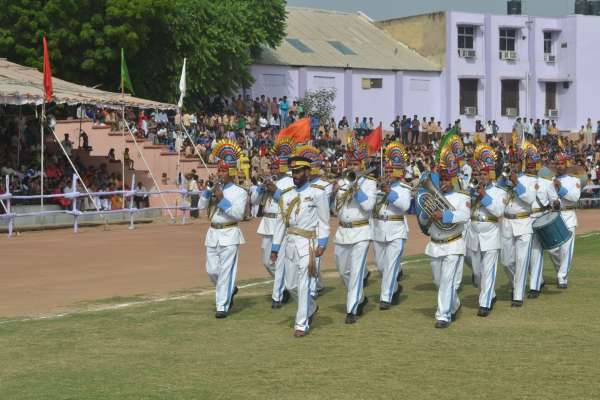 beautiful pics of march past in patel stadium