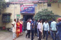 सत्ता का भय दिखाकर कांग्रेसी पार्षद को चुप कराने की कोशिश, रामपुर चौकी प्रभारी हटाए गए, पढि़ए पूरी खबर...