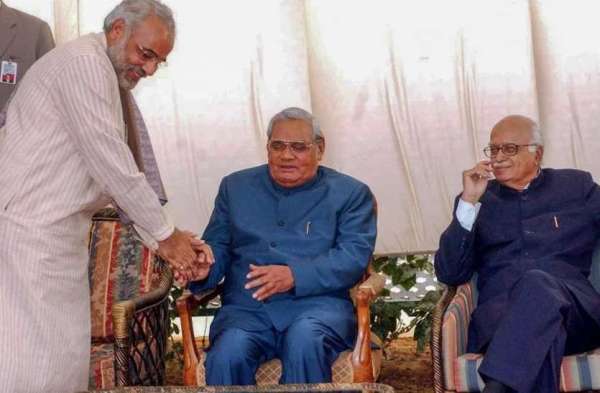 atal bihari vajpayee with Modi