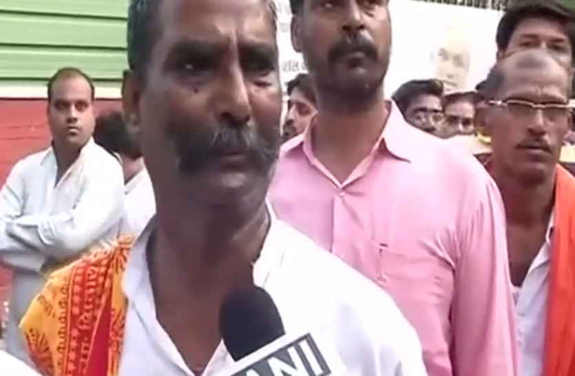 अटल बिहारी वाजपेयी का अंतिम संस्कार आज: आखिरी दर्शन के लिए उमड़े लाेग