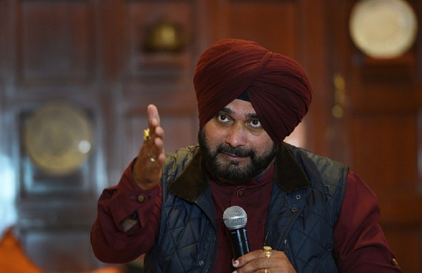 पाकिस्तान जाने पहले बोले सिद्धू- इस यात्रा से सुधरेंगे दोनों मुल्क के संबंध