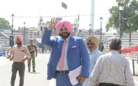 Sidhu Arrive Pakistan 