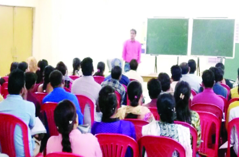 नवागढ़ जनपद पंचायत में पदस्थ सीईओ बृजेश सिंह क्षत्रिय