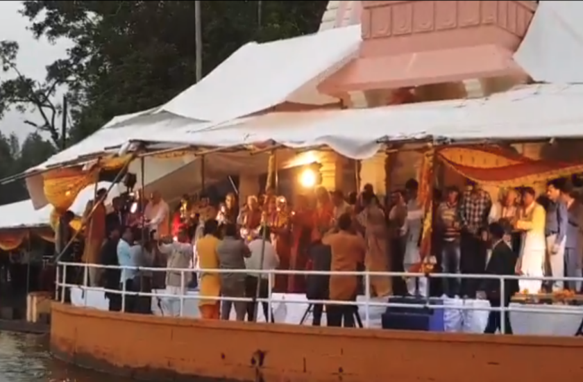 mauritius organised maha aarti to pay tribute to atal vihari bajpayee