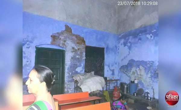 वाराणसी के जर्जर स्कूल