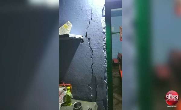 वाराणसी के जर्जर स्कूल