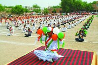 आन-बान और शान से फहराया तिरंगा