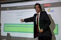  जानकारी देते हुए प्रतीक हाजोल