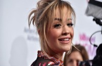 Rita Ora went braless in mtv vma award show