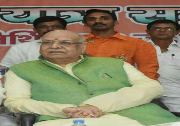 Yogi visits Lalji Tandon