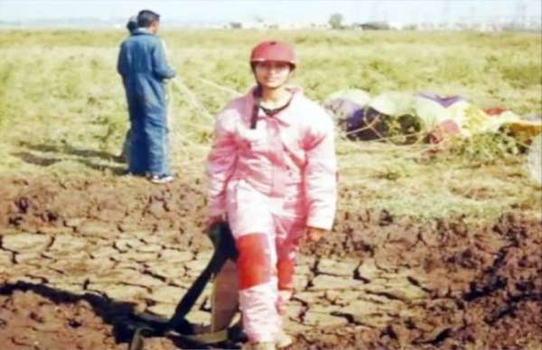 divyanka tripathi unseen photos of during teenage