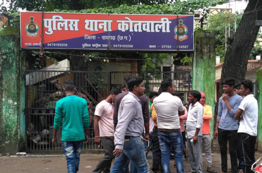 परेशान पत्नी की शिकायत पर कोतवाली पुलिस सूदखोर को बुलाई थाने, जांच शुरु