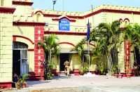 बैठक में पिकप पर काफी देर तक रार होती रही