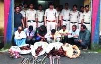 डंडे के बल पर केबल की डकैती, पुलिस ने सात ग्रामीणों को किया गिरफ्तार